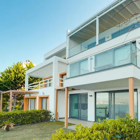 Luxur Apartment *