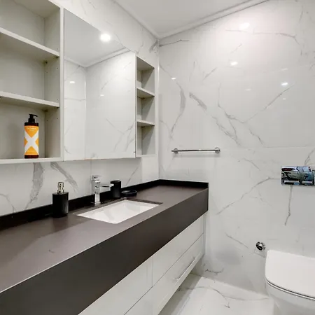 Luxur Apartment *