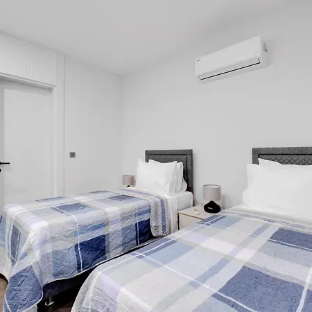 Luxur Apartment *